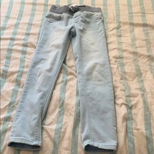 jegging pants with an elastic band and at the top